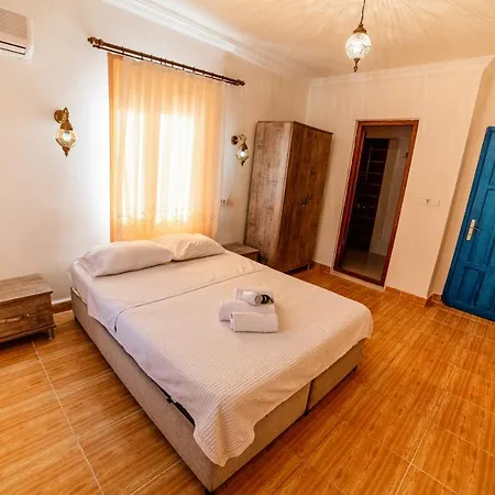 Bed and Breakfast Eucalyptus Πάταρα